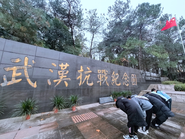 1637739515124224.jpg 闉犺含.jpg