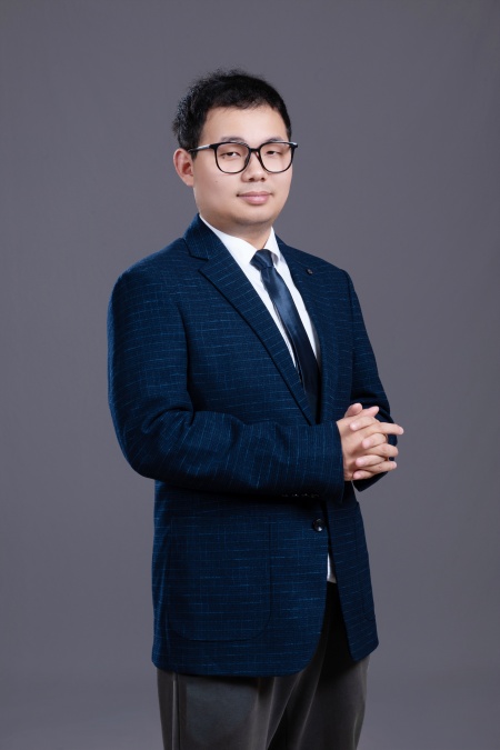 王强