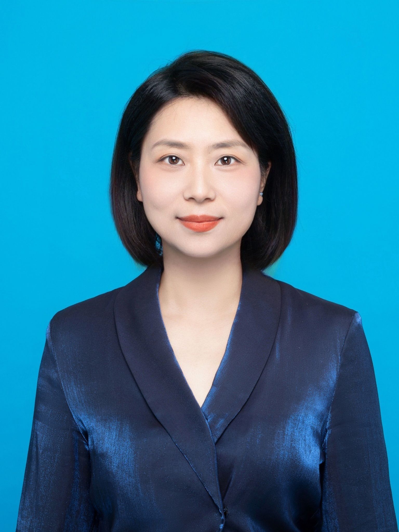 谭瑛