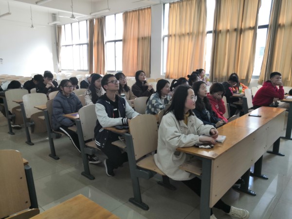 1552636757104304.jpg 志愿班会1_副本.jpg
