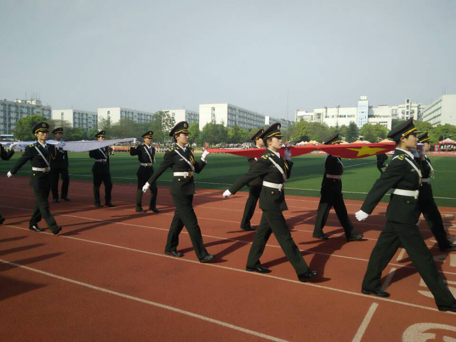 阅兵.png