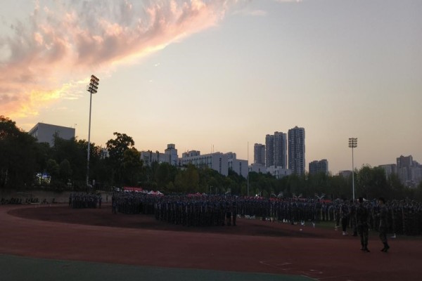 1662912088102351.jpg 鍐涗汉椋庨噰.jpg