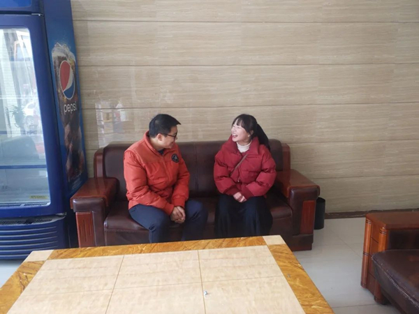 1585914145230822.jpg 1193班袁青华同学和南嘉中学教练龚志勇.jpg