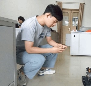 李有炜